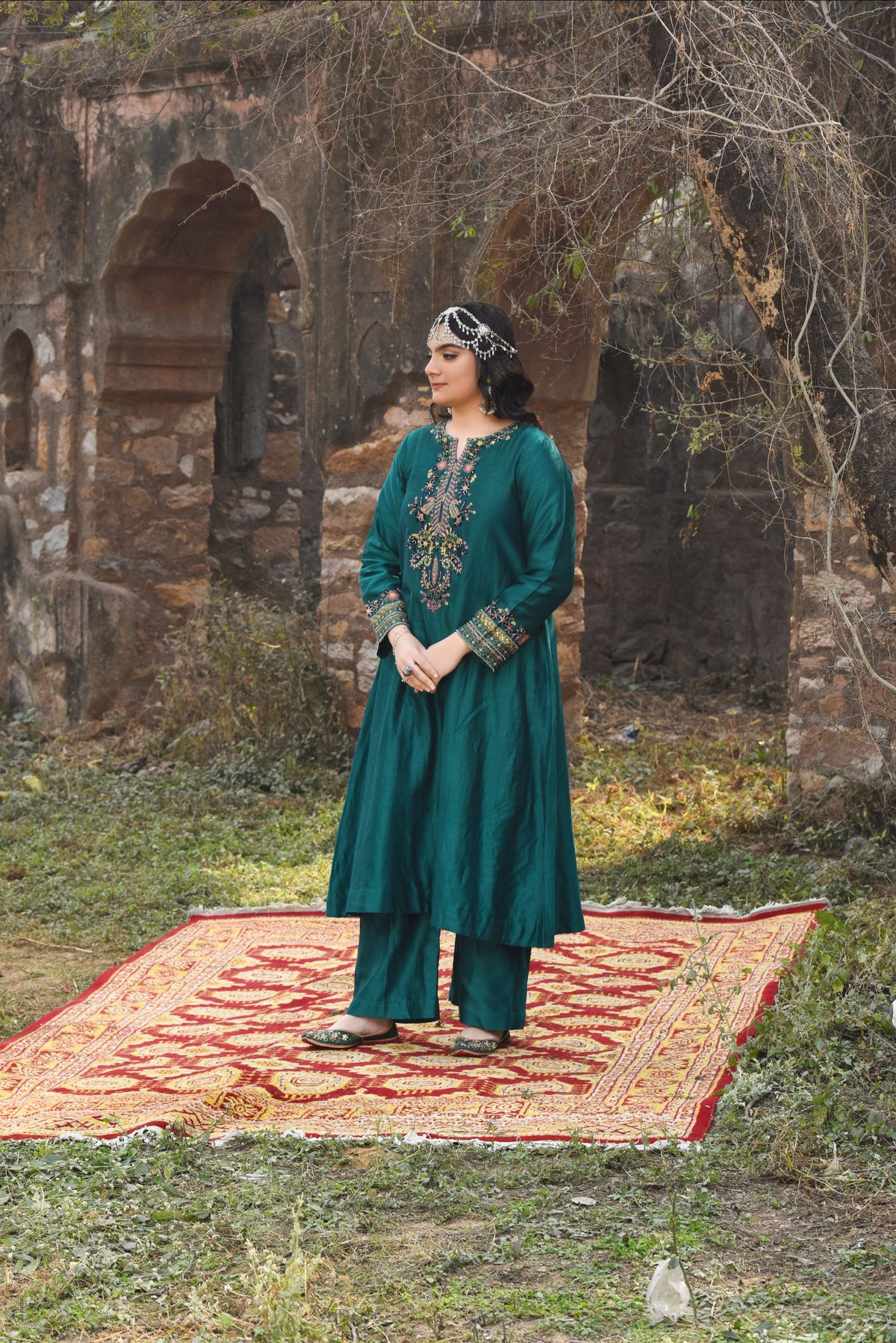 Emerald Chanderi Kurta Set With Aari Work, Chanderi Pants And Organza Dupatta