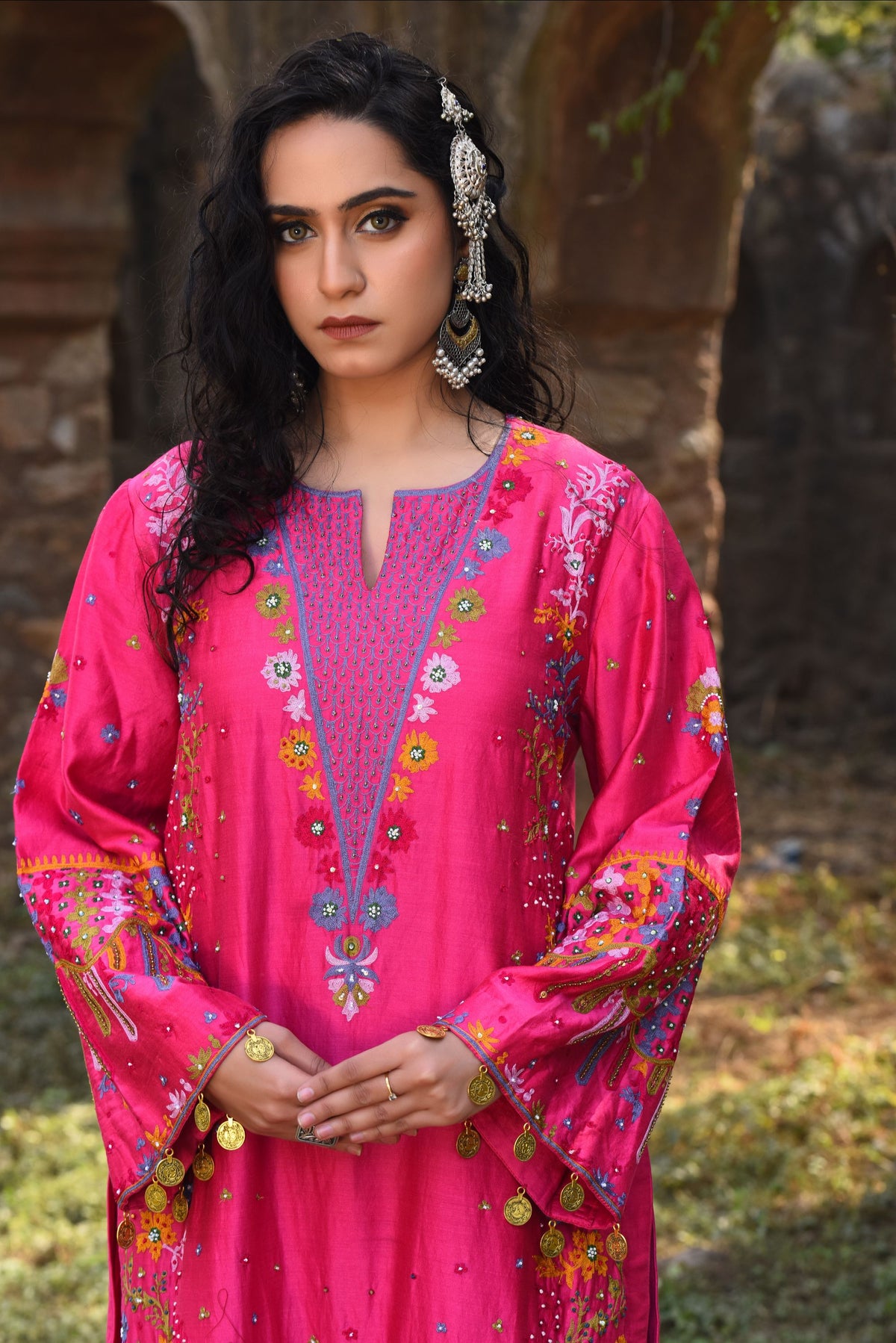 Pink Chanderi Kurta Set With Aari Work, Pants With Aari Work Striped Organza Dupatta