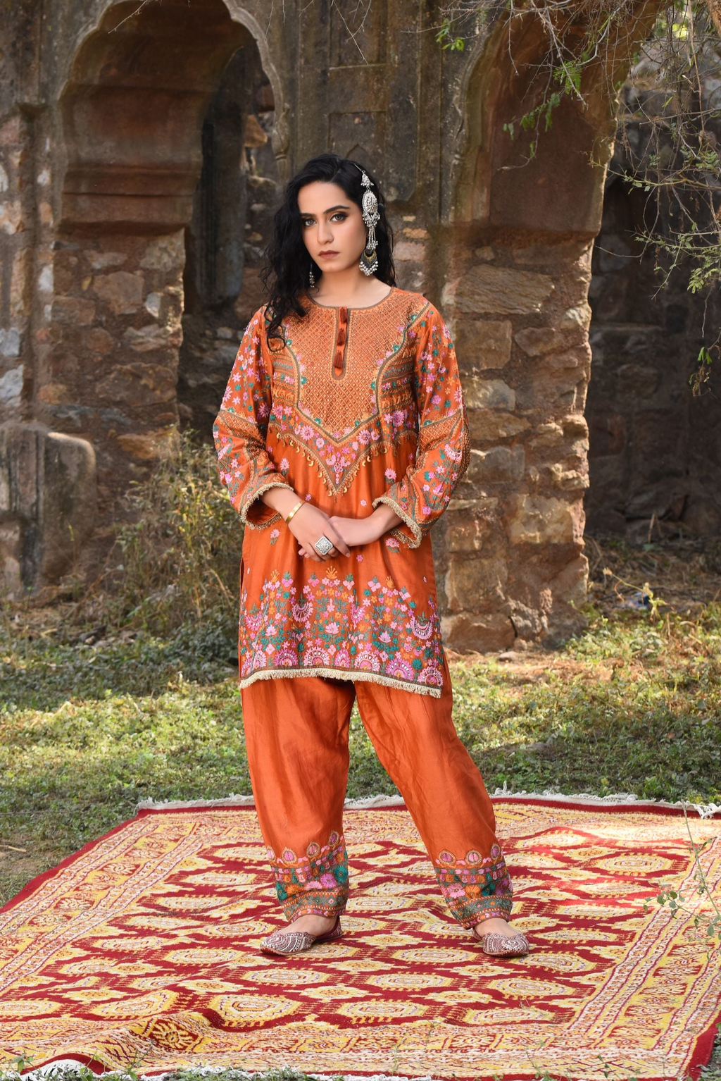 Sakshi Keswani in Rust Chanderi Kurta Set With Aari Work, Chanderi Pants With Organza Dupatta