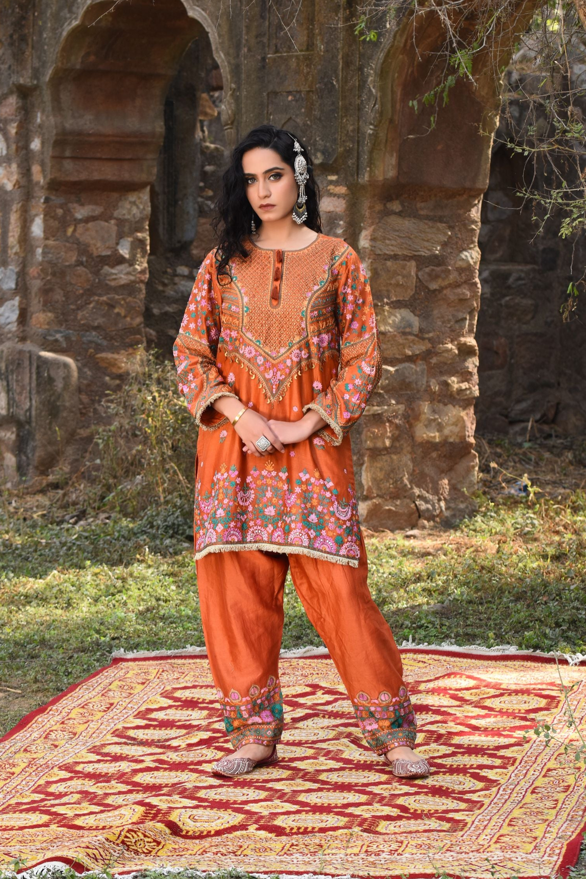 Sakshi Keswani in Rust Chanderi Kurta Set With Aari Work, Chanderi Pants With Organza Dupatta