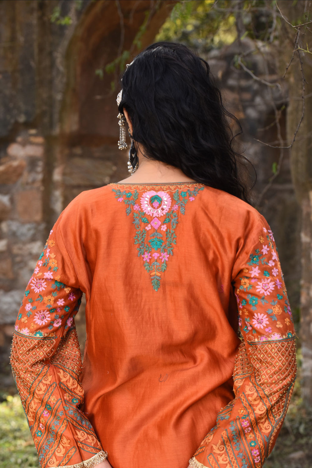 Sakshi Keswani in Rust Chanderi Kurta Set With Aari Work, Chanderi Pants With Organza Dupatta