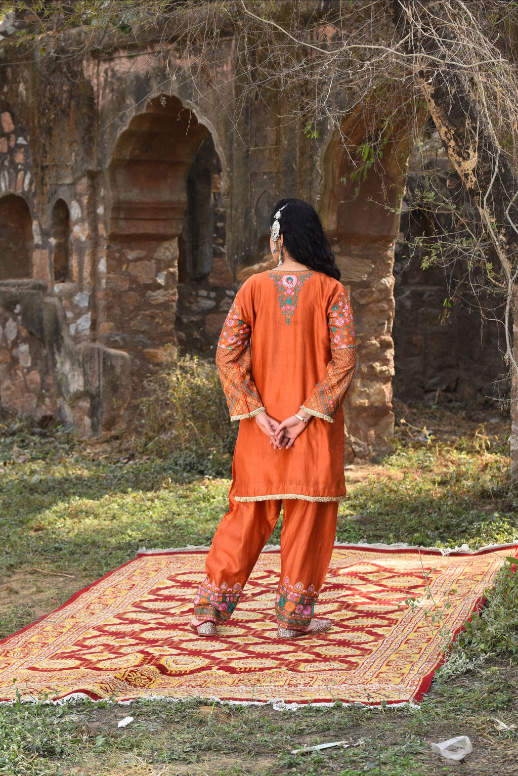 Sakshi Keswani in Rust Chanderi Kurta Set With Aari Work, Chanderi Pants With Organza Dupatta